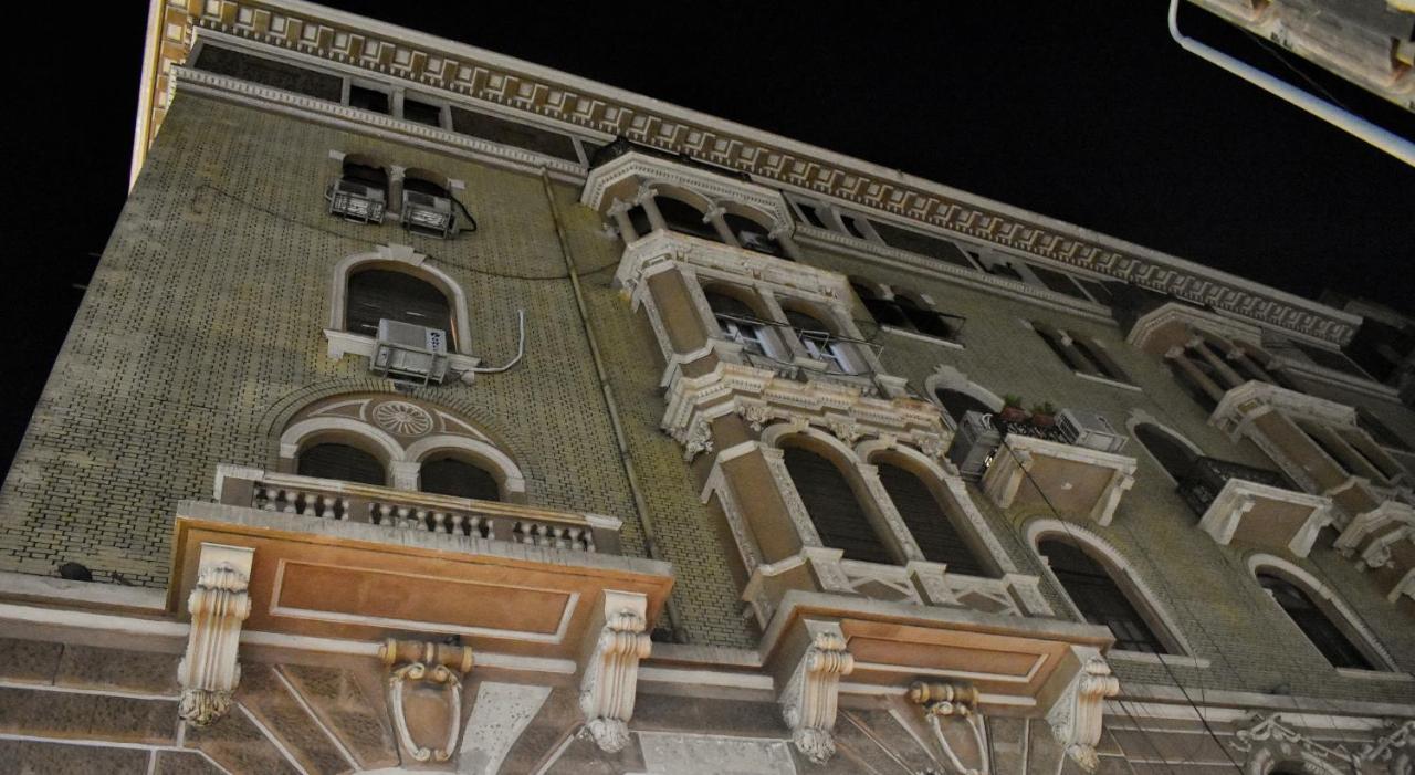 Columbia Sky City Hotel Cairo Exterior foto